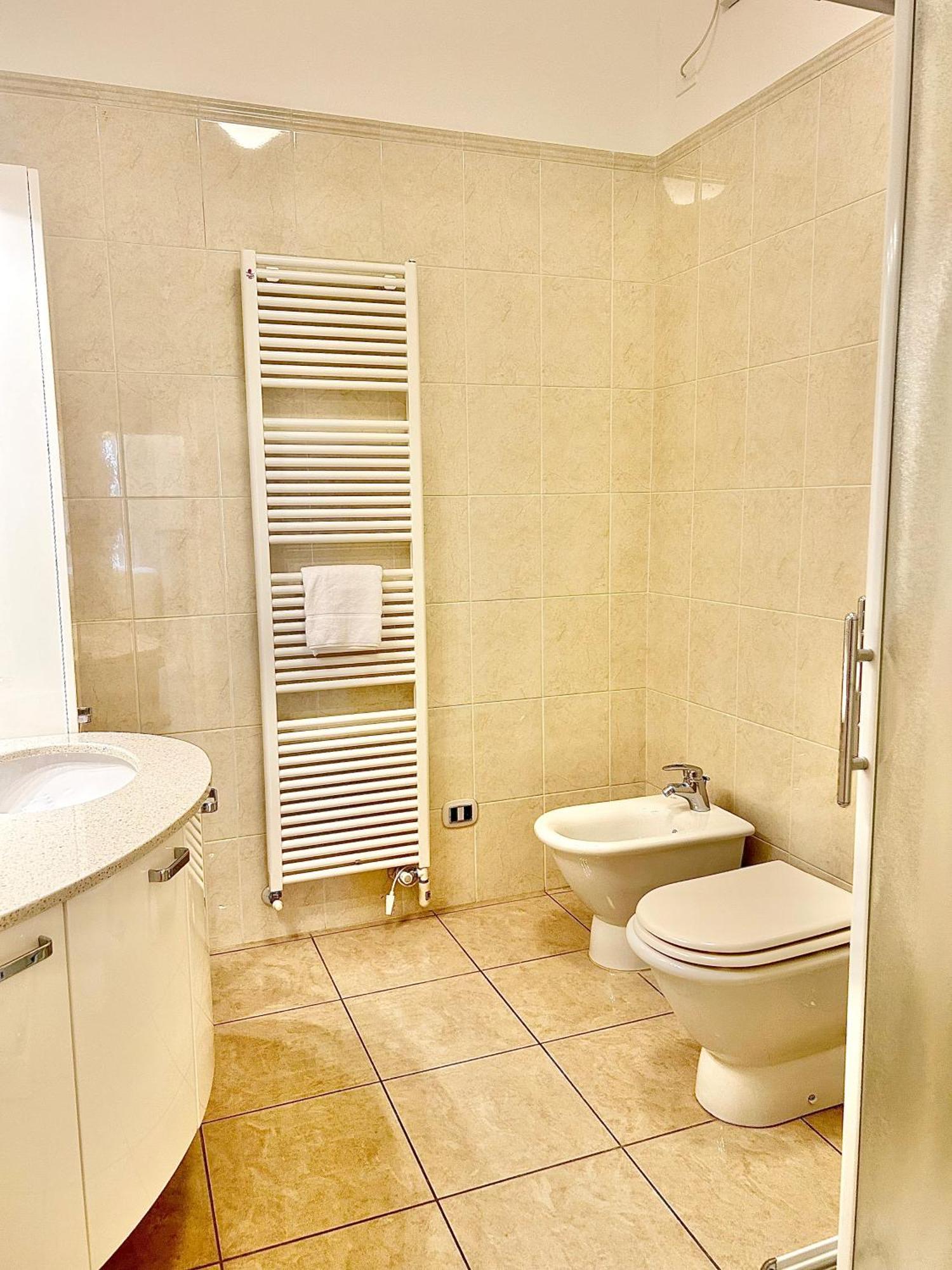 Porta Torre Como Apartment - By Relais Di Giada Zewnętrze zdjęcie